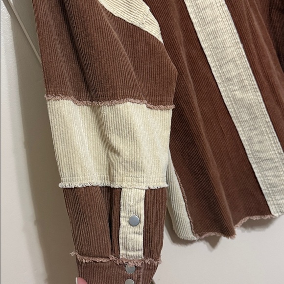 Bibi Shacket - Picture 3 of 6